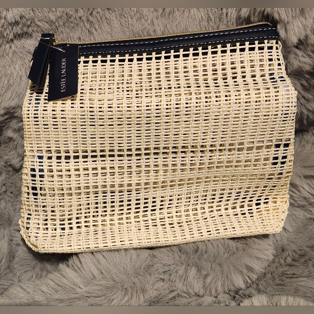Estée Lauder Cream/ Off White String Mesh Pouch